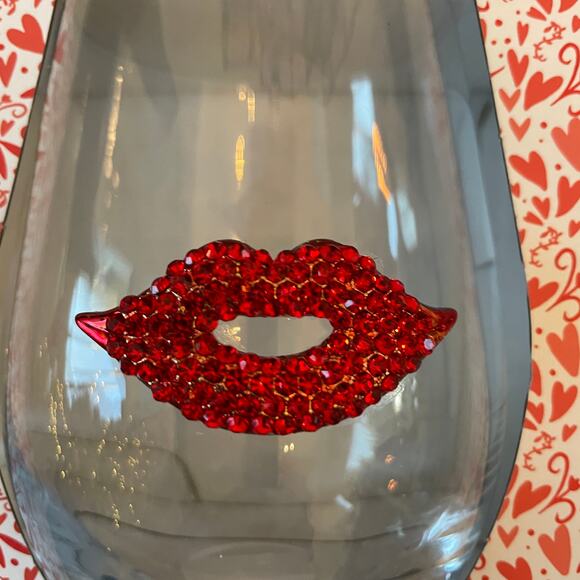 Valentines Jeweled Rhinestone Red Lips Stemless Wine Glasses Set of 2 New - Picture 11 of 15